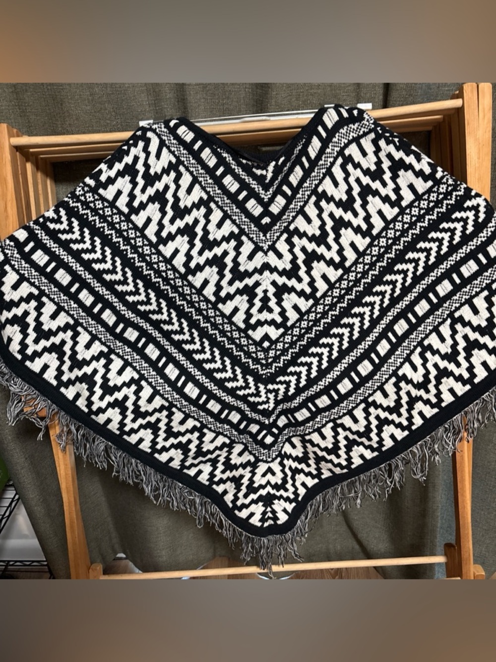 Black & White Cotton Geometric Fringe Poncho